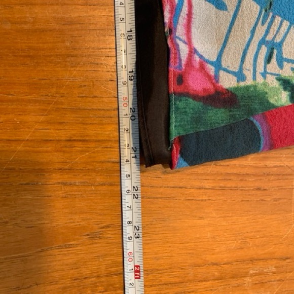 Sleeveless colourful shirt. Size medium. Measurements in photos. - Picture 5 of 7